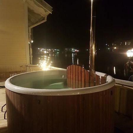 Agarden Hotell & Restaurang Троса Екстериор снимка