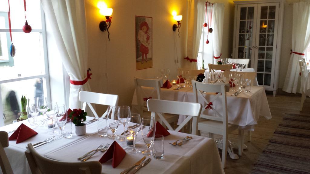 Agarden Hotell & Restaurang Троса Екстериор снимка